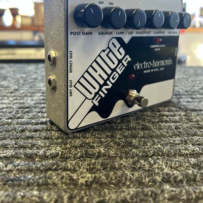 Electro-Harmonix White Finger Analog Optical Compressor 2012 - 2023 - White / Black image 2