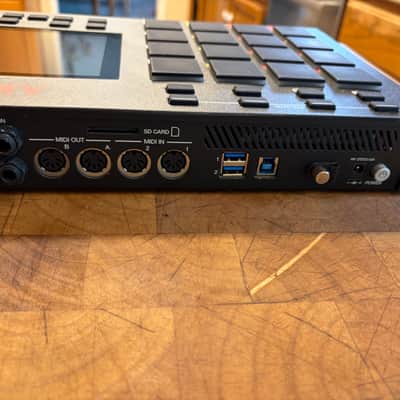Akai MPC Live Standalone Sampler / Sequencer 2017 - 2020 - Black image 14
