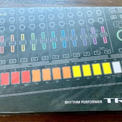 Roland TR-8S Drum Machine with Decksaver Sampler 808 image 3
