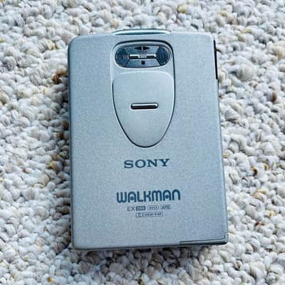 Sony WM-EX1 Walkman Cassette Player, Awesome Silver ! Working ! image 4