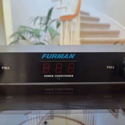 Furman M-8D Power Conditioner with Lights & Digital Meter image 7