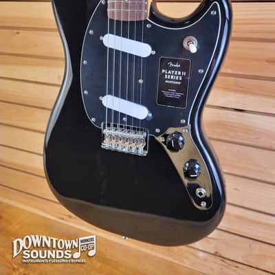 Fender Player II Mustang Electri Guitar - Black, Rosewood Fingerboard image 3
