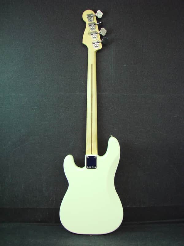 2014 Fender Standard Precision Bass MIM White Electric P-Bass Made