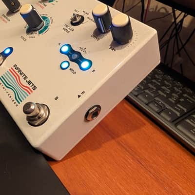Hologram Electronics Infinite Jets Resynthesizer 2017 - Present - White image 3
