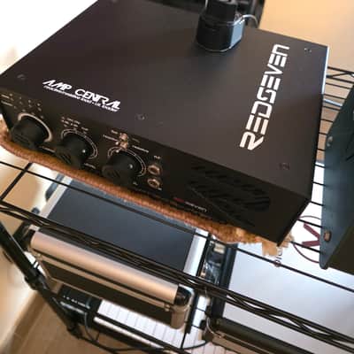 RedSeven Amp central image 3