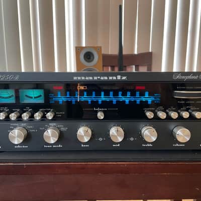 Marantz 2250 B 1974-1976 - with Black Plate image 1