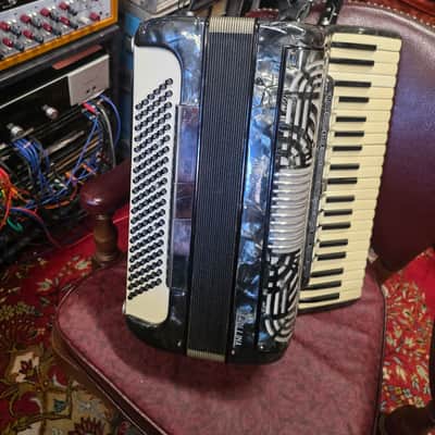 Pollina Piano Accordion 41/120 Made in Italy w Case and Straps image 2