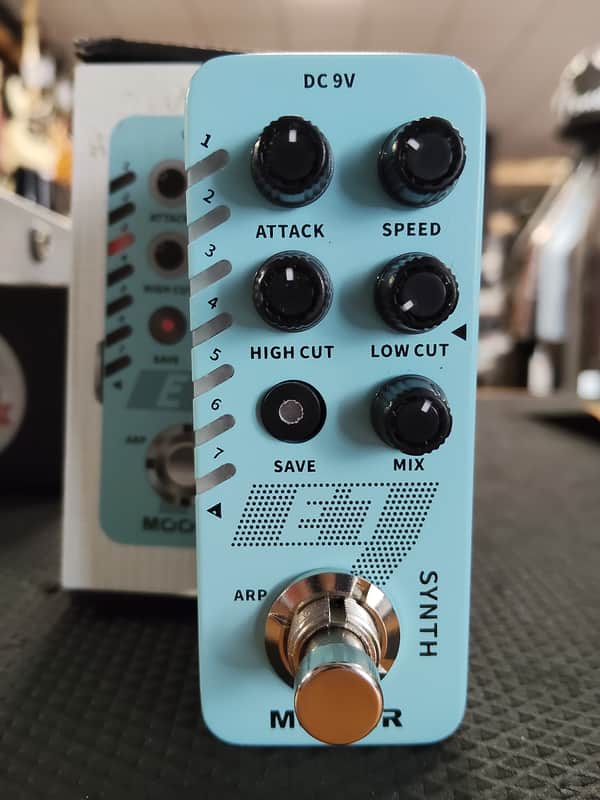 Mooer E7 synth image 1