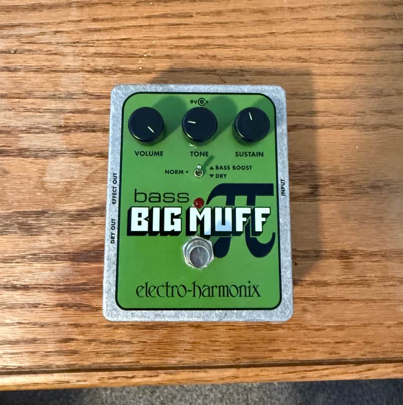 Electro-Harmonix Bass Big Muff Pi Distortion / Sustainer 2008 - Present - Green image 1