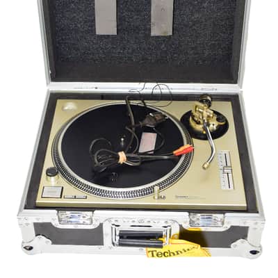 Technics SL-1200MK2 Direct Drive Turntable w/ Odyssey Road Case image 1