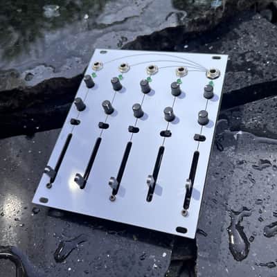 OVUM for Eurorack - analog oscillator bank - drone and modulation source image 1