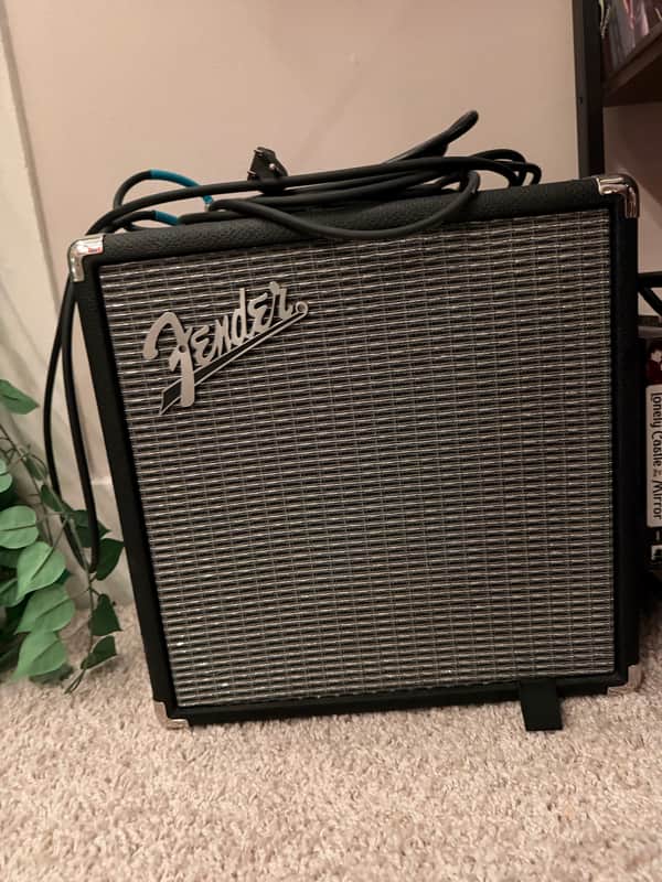 Fender Rumble 15 V3 15-Watt 1x8" Bass Combo