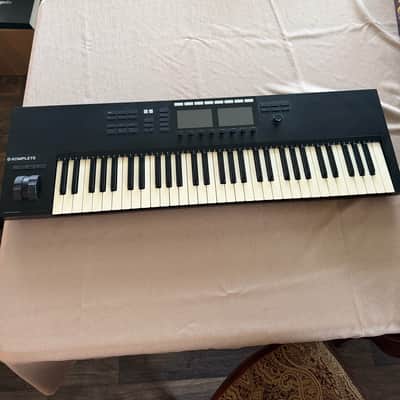 Native Instruments Native Instruments Komplete Kontrol S61 MK2 Keyboard Controller (w/ Original Box) 2017-2022 - Black image 2