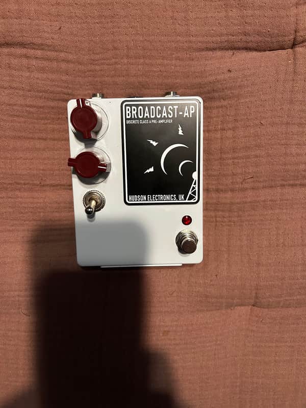 Hudson Electronics Broadcast-AP Ariel Posen Signature 2019 - Present - White image 1