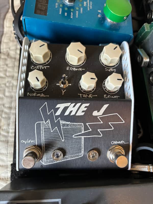 ThorpyFX The J Present  - Black image 1