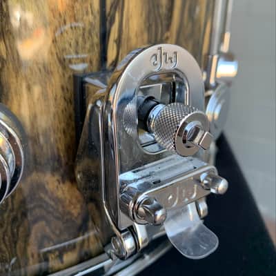 ~WOW!~ DW Collector's Series Maple VLT 6.5x14 Snare Drum in Exotic Ivory Ebony Veneer with Chrome Hardware (Rm 4) image 8