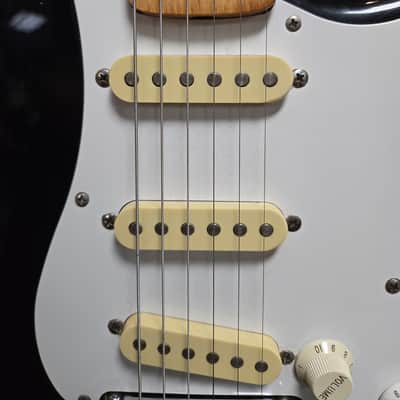 Squier 1987Japan Strat 1987 - Black image 4