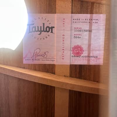Taylor Guitar 324e 2014 - 2015 - Natural image 12