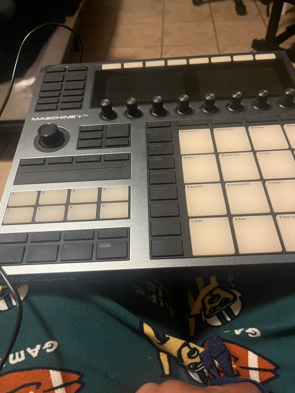 Native Instruments Maschine Plus 2020 - Present - Black Bild 1