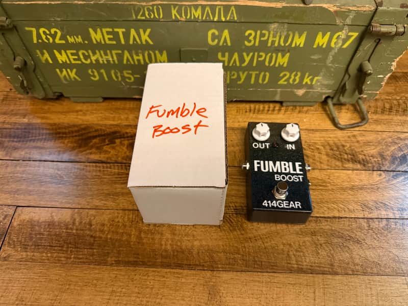 PedalPCB Fumble (JHS Fumble Boost Clone) – Powder-Coated Black Prismatic CosmosOverview image 1