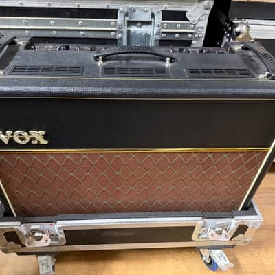 Vox AC30CC2 Custom Classic 2-Channel 30-Watt 2x12" Guitar Combo 2005 - 2010 - Black image 1