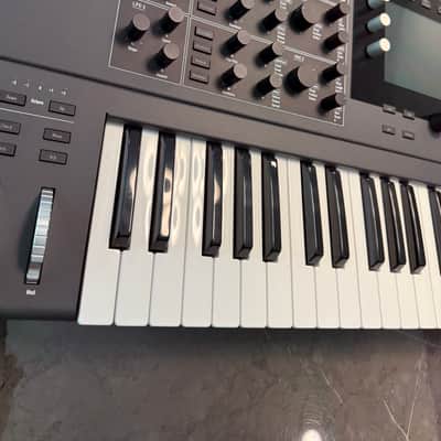 Waldorf Quantum 61-Key Hybrid Synthesizer 2017 - Present - Black image 3