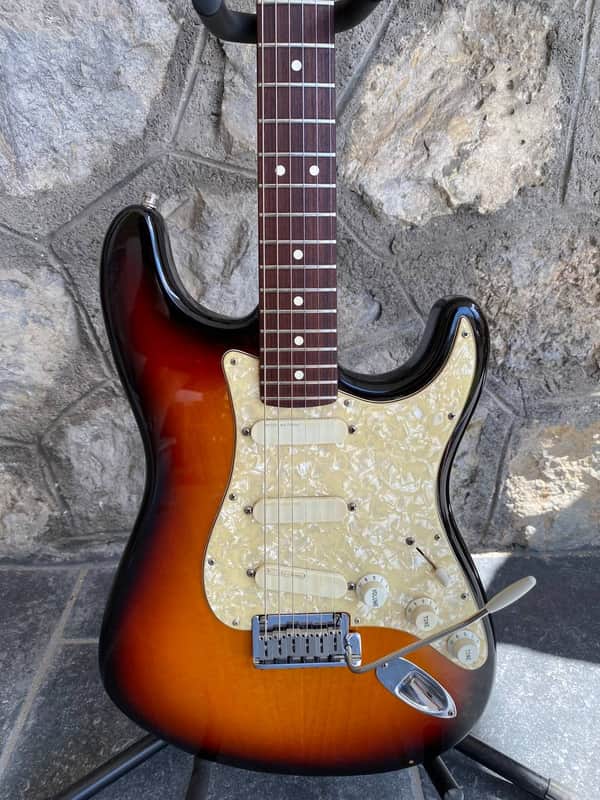 1993 Fender Stratocaster Strat Plus - 40th Anniversary - Sunburst w/ Rosewood Fretboard & Original Silver Logo Hardcase