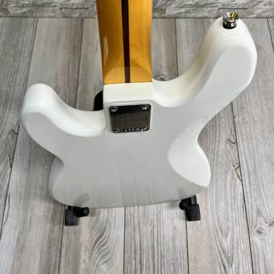 Squier Classic Vibe '60s Precision Bass, Laurel Fingerboard, Olympic White #0374510505 image 6