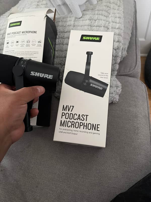 Brand new Shure MV7 Dynamic USB Podcast Microphone 2020 - Present - Silver image 1