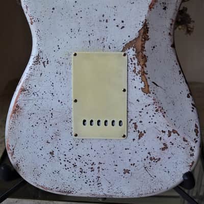 American Fender Stratocaster Nitro Faded White Heavy Relic Custom Shop Fat 50's Pickups image 2