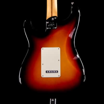 Fender American Ultra Stratocaster HSS - Ultraburst with Rosewood Fingerboard image 5