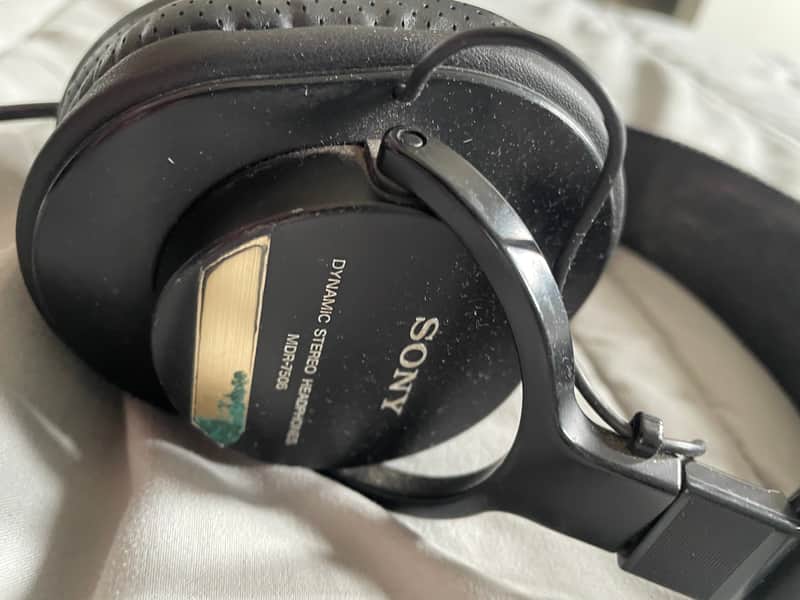 Sony MDR-7506 Studio Headphones 2010s - Black image 1