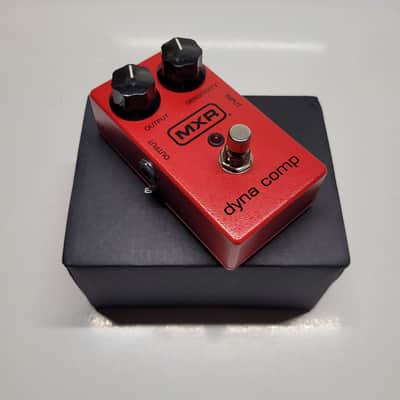 *Near mint* MXR M102 Dyna Comp - Red image 1