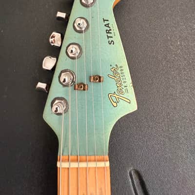 Fender The Strat with Maple Fretboard 1981 - Lake Placid Blue image 7