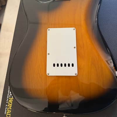 Squier Classic Vibe 2008 - 2-Tone Sunburst image 5