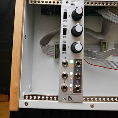 Mutable Instruments Shades V2 Mixer / Attenuverter Module image 4