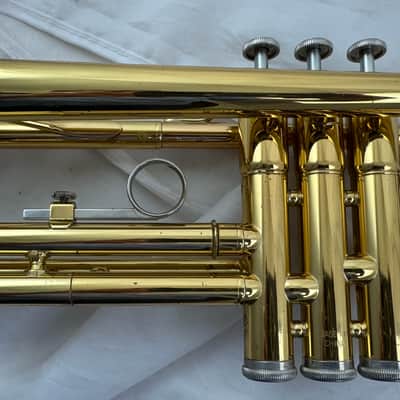 Yamaha YTR-2330 Standard Trumpet 2010s - Lacquered Brass image 13