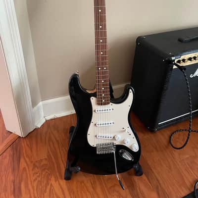 Fender Standard Stratocaster with Rosewood Fretboard 1998 - 2005 - Black image 2