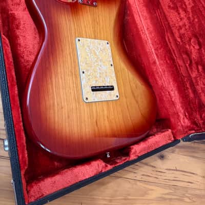 Fender US Lone Star Stratocaster with Maple Fretboard 1998 - Sienna Sunburst image 6