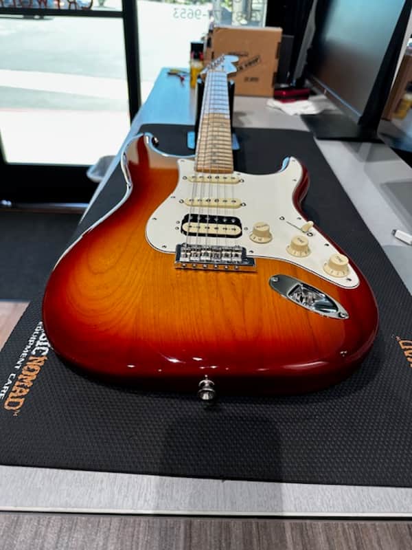 Fender American Professional Series Stratocaster HSS Shawbucker