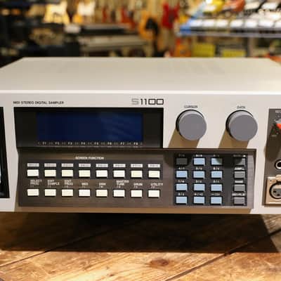 Akai S1100 MIDI Stereo Digital Sampler 1990 - White image 2