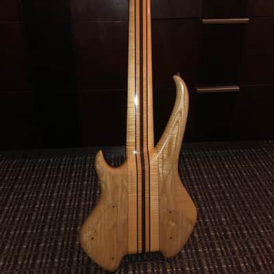 SEI bass Flamboyant Headless 6 string image 4