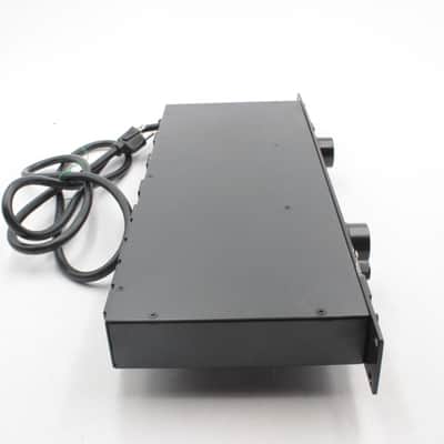 Furman M-8Dx Merit Series 15A Power Conditioner with Voltmeter and Lights image 4
