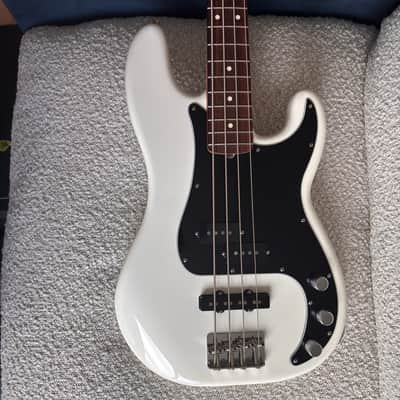Fender American Performer Precision Bass (Arctic White) image 2