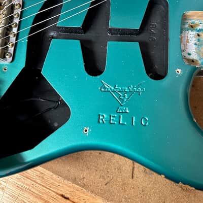 1999 Fender Cunetto Relic Stratocaster — Sherwood Green (Ultra Rare), John Cruz, Collector Condition, Full Set image 17