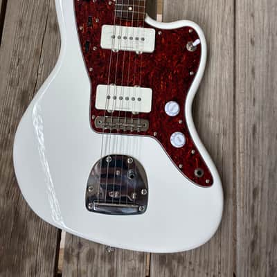 Squier Vintage Modified Jazzmaster with Laurel Fretboard 2018 - 2019 - Olympic White electric guitar tortoise image 5