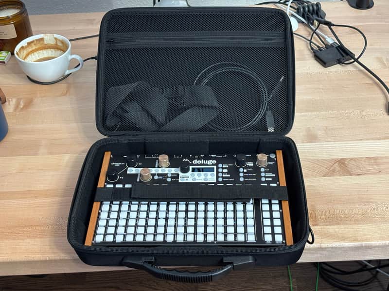 Synthstrom Deluge - OLED display - with case image 1