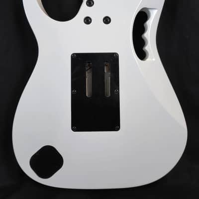 Ibanez JEMJRWH Steve Vai Junior Signature Series Electric Guitar White image 9