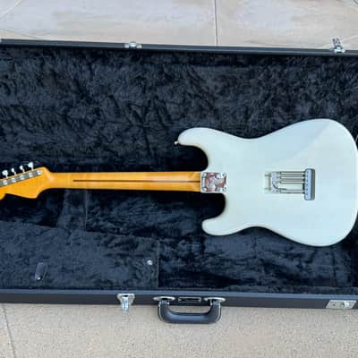 Fender Eric Johnson Stratocaster with Maple Fretboard 2005 - Present White Blonde image 10