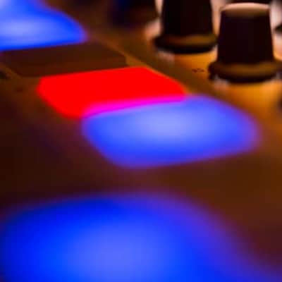 Arturia BeatStep | MIDI & CV controller with 16 step sequencer, presets, pads & encoders, with included software image 7